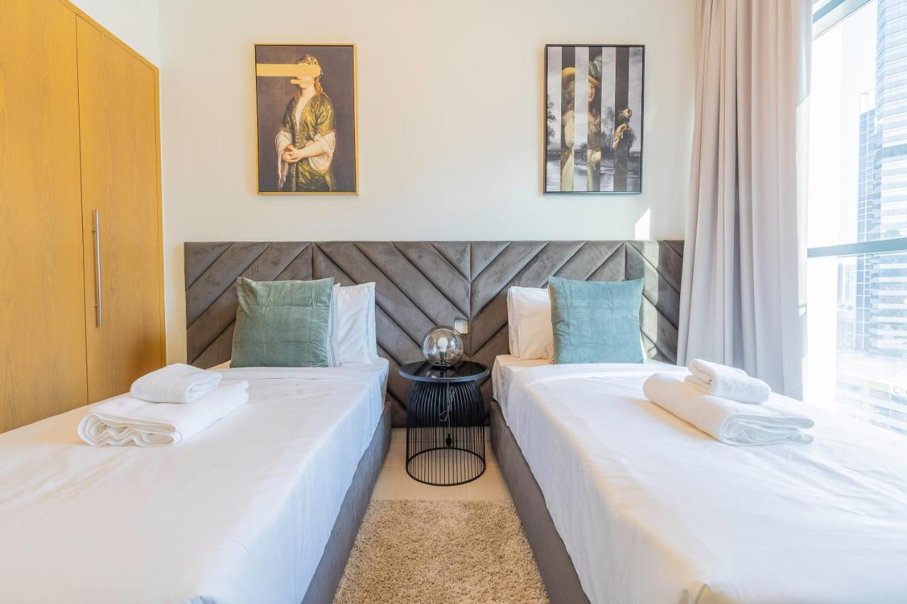 Nouveau Art Deco 3Br With Burj & Canal Views Dubai Exterior foto